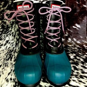 Hunter Insulated Pack Boot. Size 7 (I’m an 8 and these fit perfectly!)